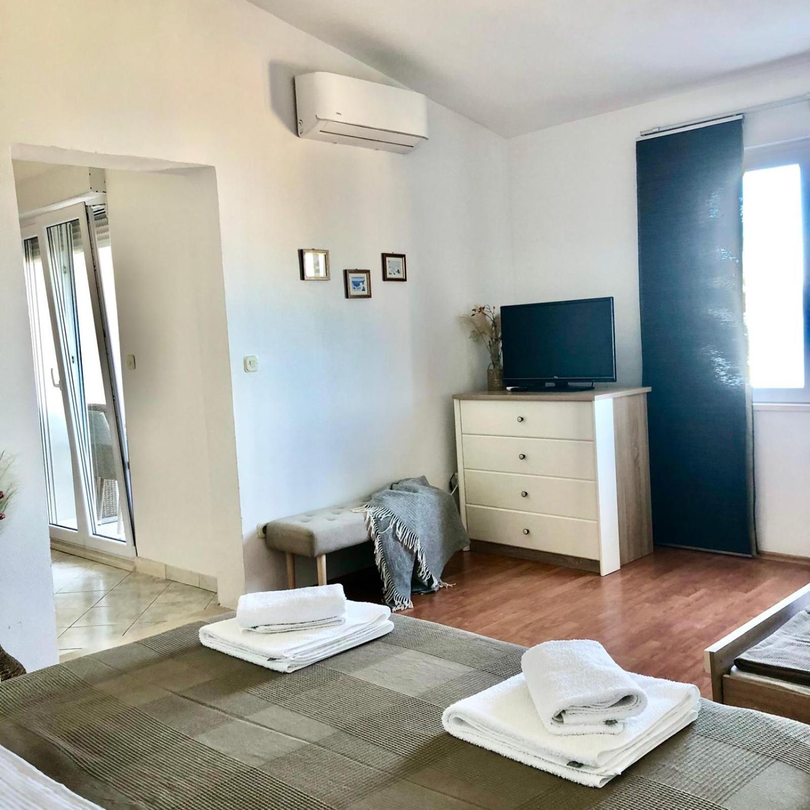 Apartments Curnic Jesenice  Eksteriør bilde