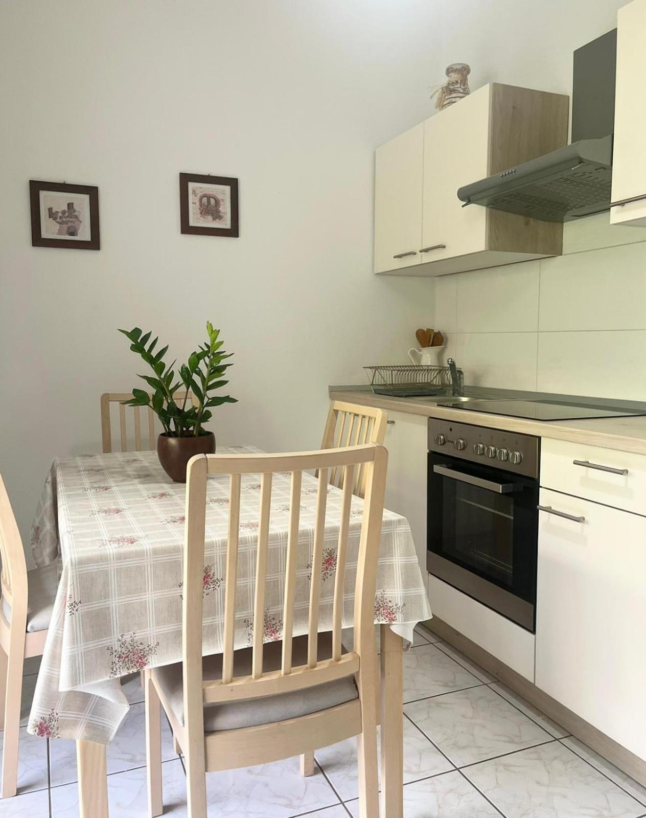Apartments Curnic Jesenice  Eksteriør bilde